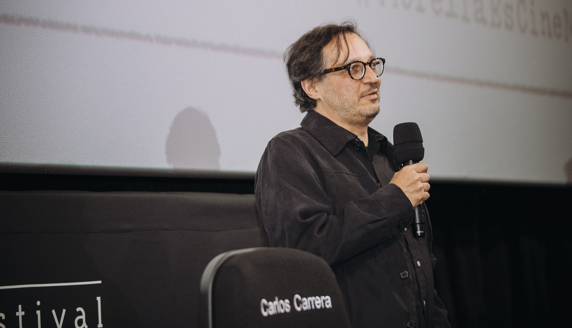Carlos Carrera develó su butaca durante la presentación de su documental PASITOS A LA FAMA | Morelia Film Festival