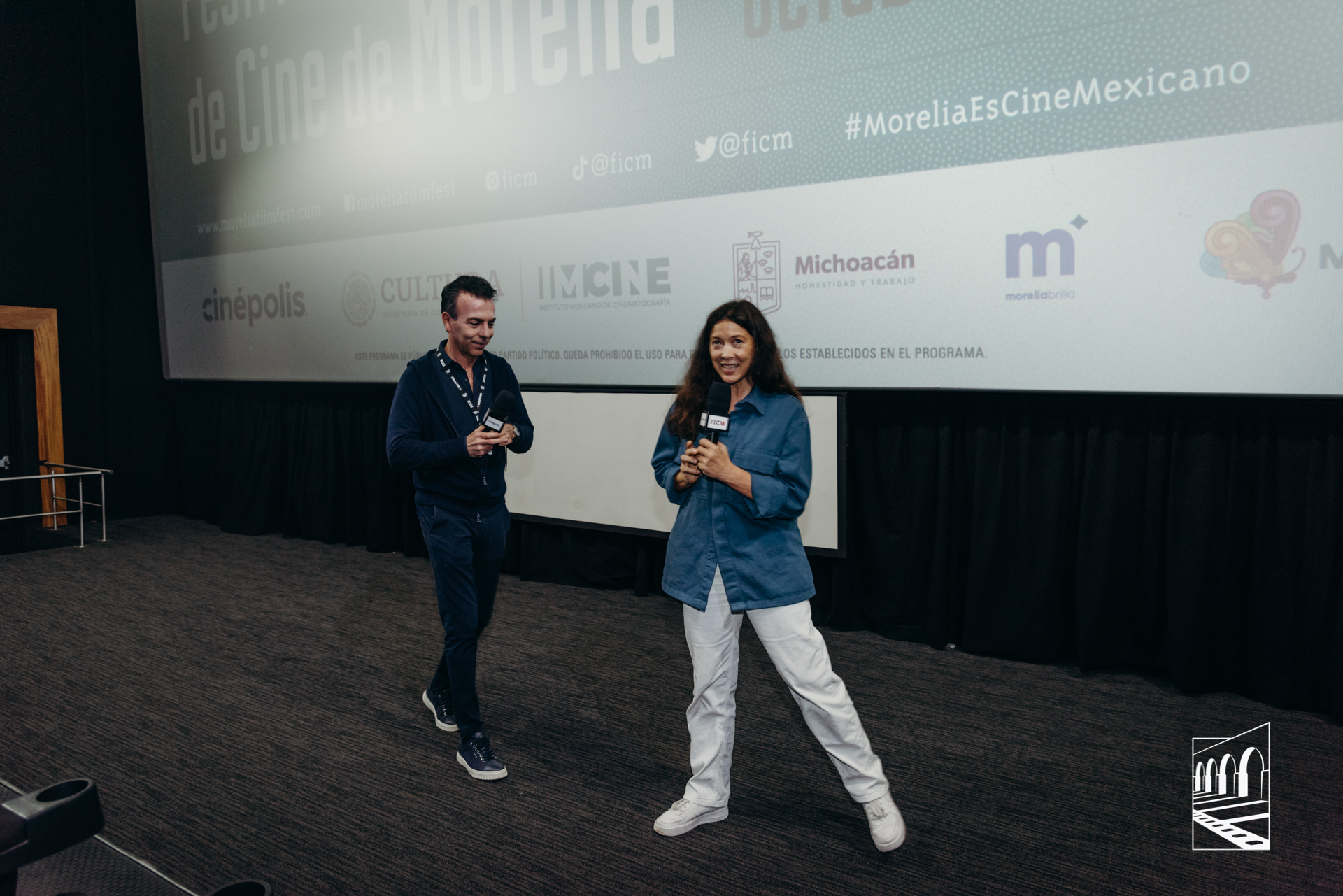 Alejandro Ramírez, Vicky Clay-Mendoza