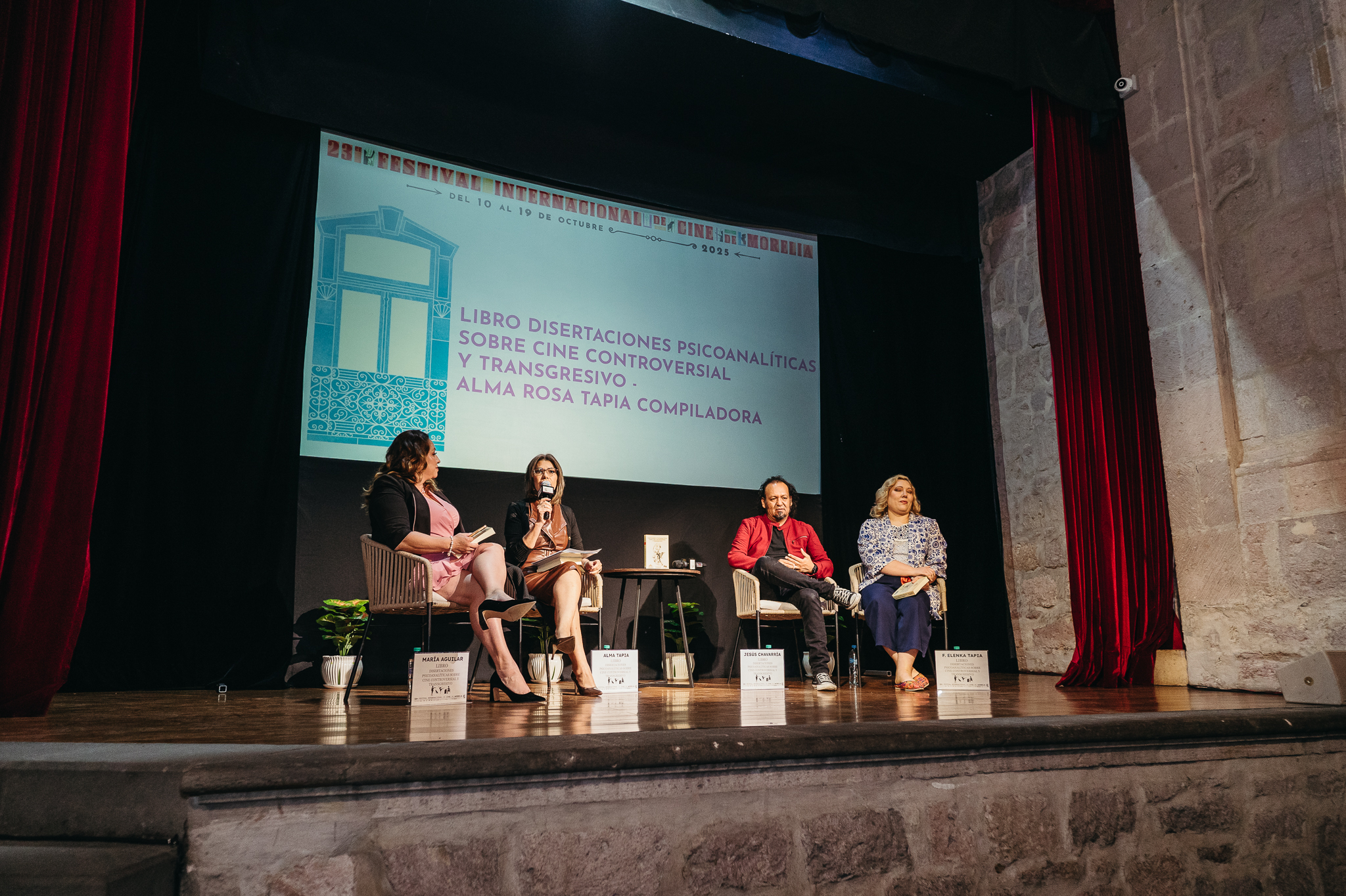 María Aguilar, Alma Tapia, Jesús Chavarría, Elenka Tapia