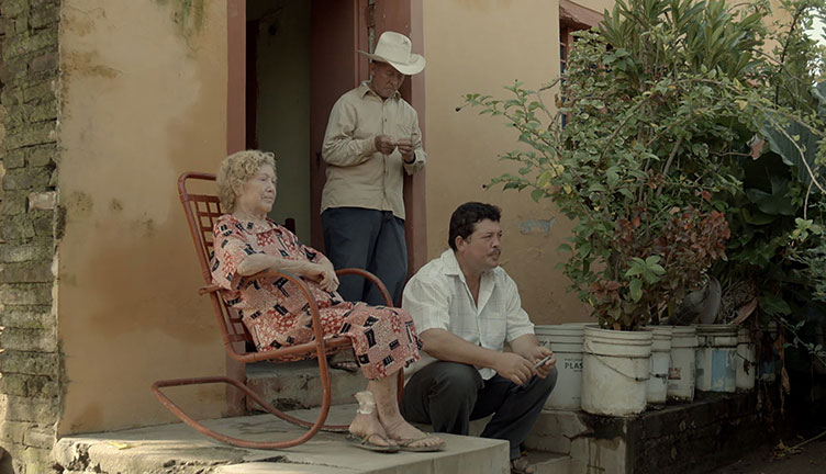 Los reyes del pueblo que no existe (2015, dir. Betzabé García)