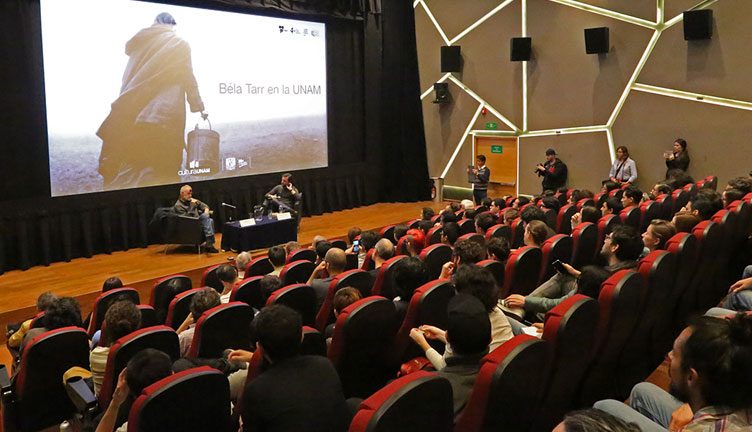 Béla Tarr en el Centro Universitario de Estudios Cinematográficos (CUEC). 