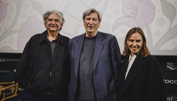 Gregory Nava, John Bailey y Daniela Michel.