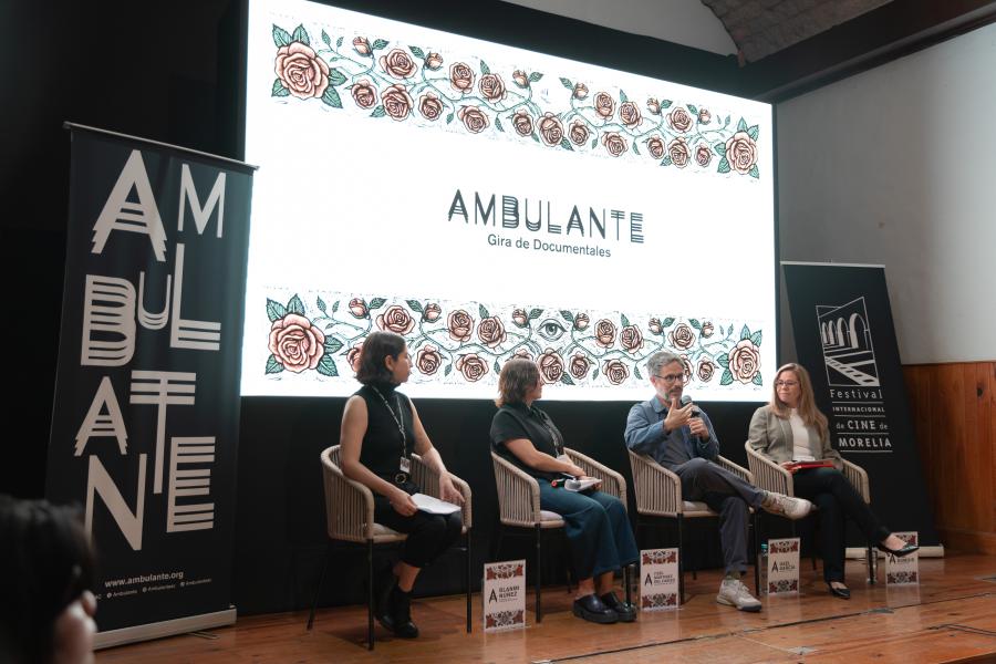 Blanmi Núñez, Itzel Martínez del Cañizo, Gael García Bernal y Ana Dumois