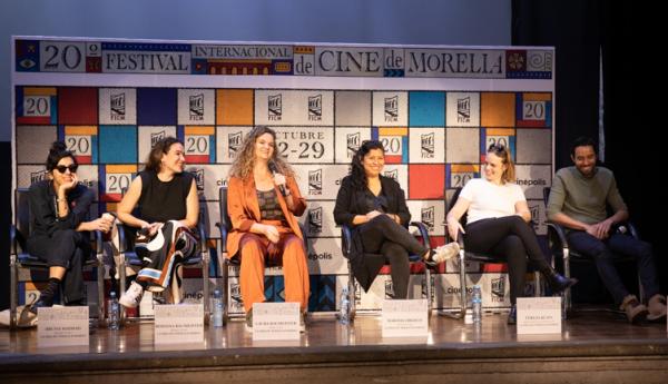 Bruna Haddad, Rossana Baumeister, Laura Baumeister, Martha Orozco, Tereza Kuhn, Julián Sarmiento