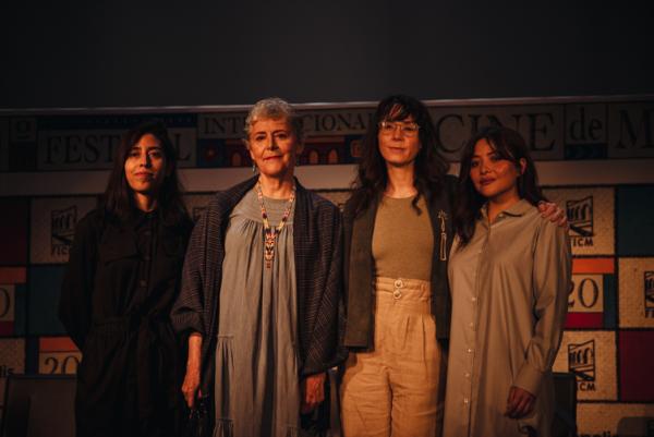 Karla Badillo, Julieta Egurrola, Natalia Beristain, Teresa Ruíz