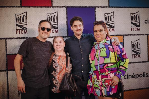 Elenco de DOS ESTACIONES