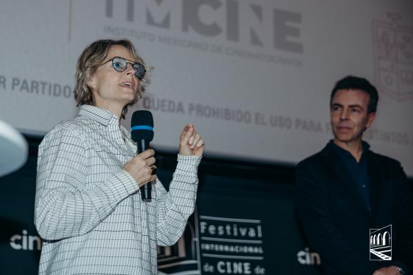 Jodie Foster, Alejandro Ramírez