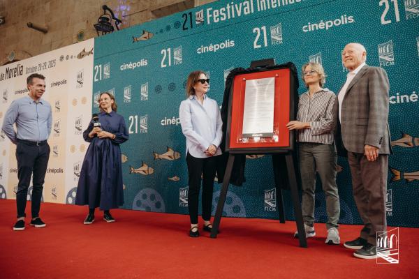 Alejandro Ramírez, Daniela Michel, Kathleen Kennedy, Jodie Foster, Frank Marshall