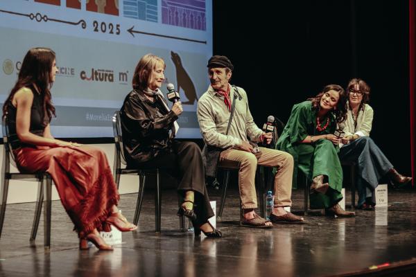 Regina Solórzano, Margarita Sanz, Daniel Giménez Cacho, Diana Sedano, Emma Beltrán
