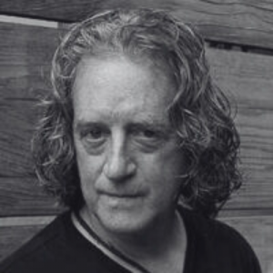 Luis Mandoki 