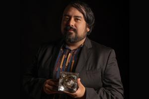 Las voces del despeñadero, Irving Serrano (foto), Víctor Rejón