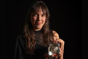 Una parvada de estruendo, de Mariana Mendivil